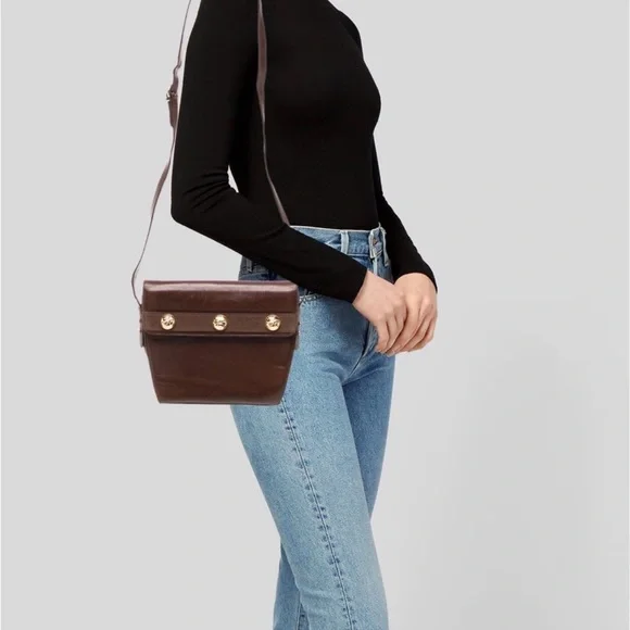 Salvatore Ferragamo Elegant Brown Leather Shoulder Bag - Picture 1 of 6